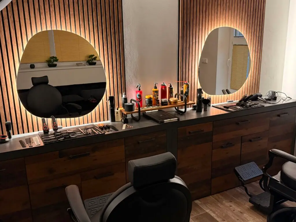 interier DUOS barbershop